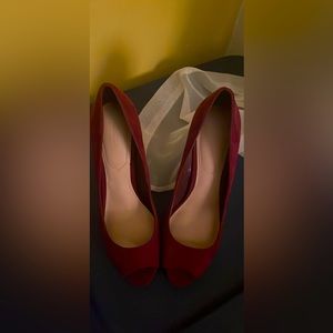 Also dieperto suede heel